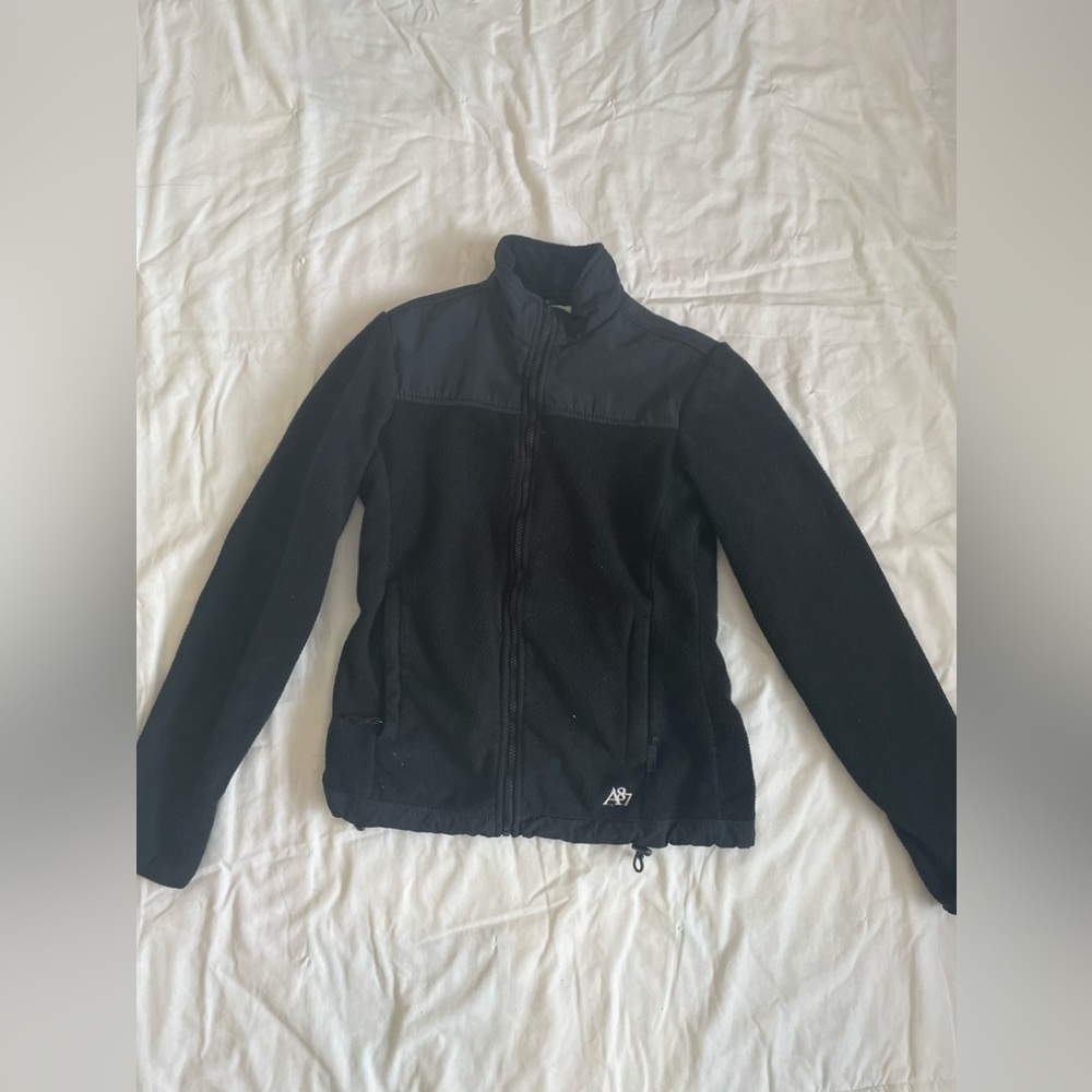 black Aeropostale zip up fleece jacket